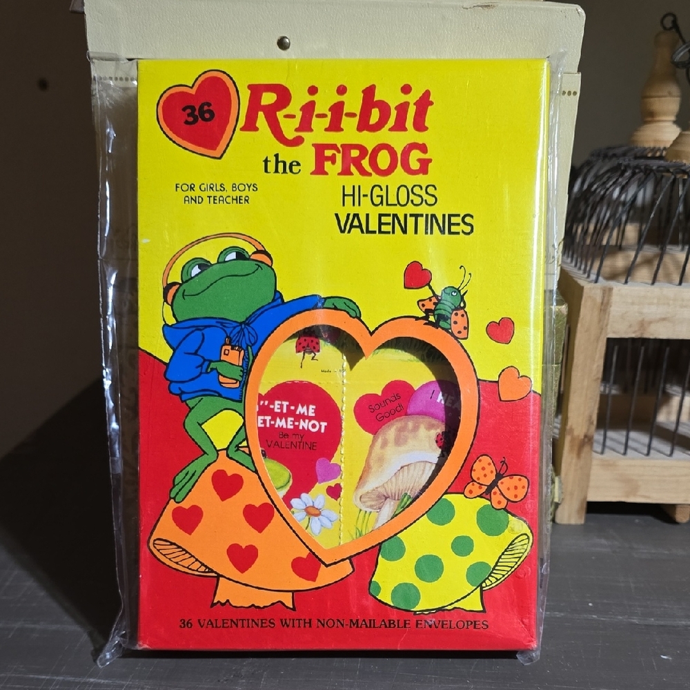36 Unused Vintage Frog Valentines